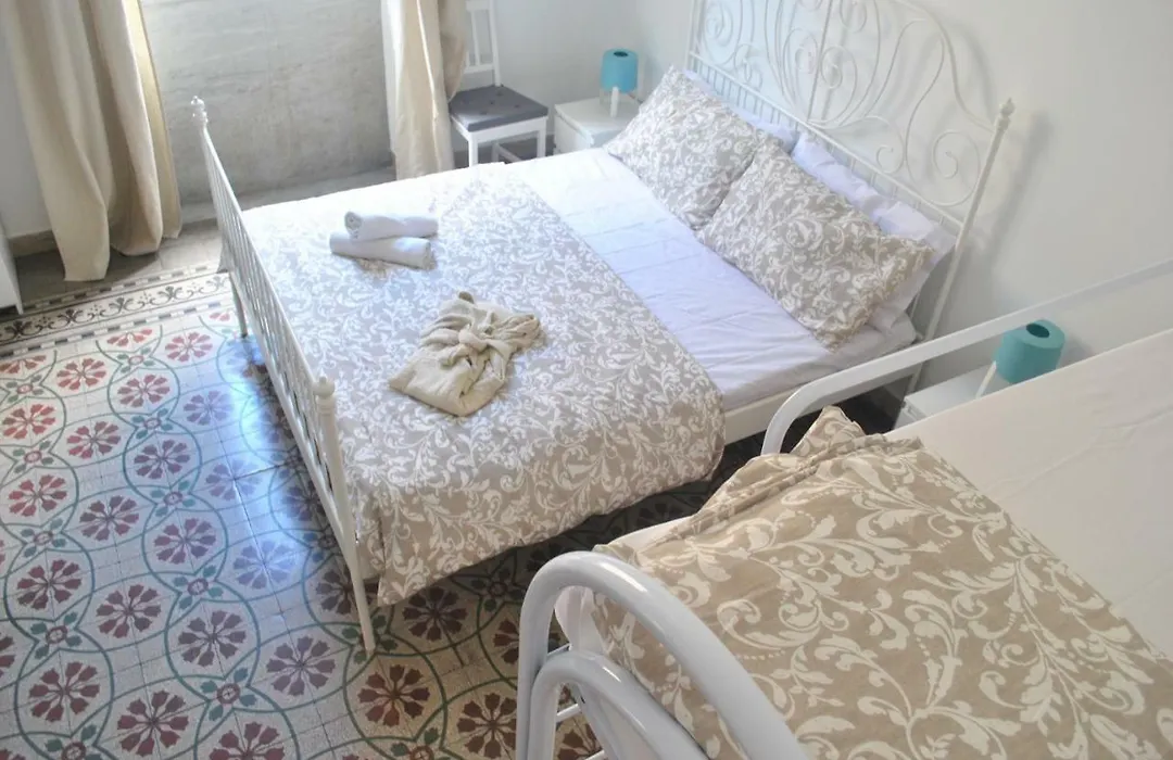 Sunrise Hostel & Rooms-1