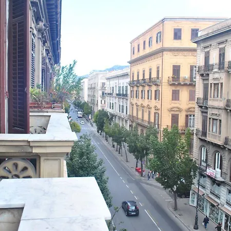 Sunrise Hostel & Rooms-3