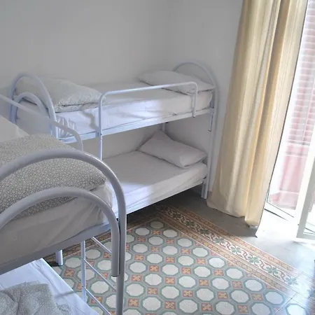 Sunrise Hostel & Rooms-2